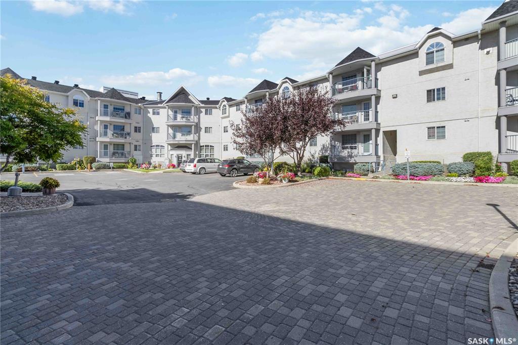 Second View of 930 Heritage View #205, Wildwood, Saskatoon, Saskatchewan, S7H 5S6
