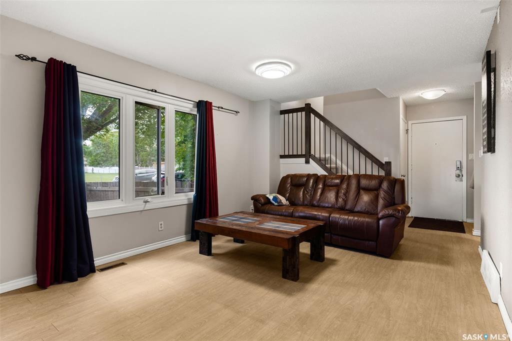 Fifth View of 4204 Castle Road #B, Whitmore Park, Regina, Saskatchewan, S4S 4W1