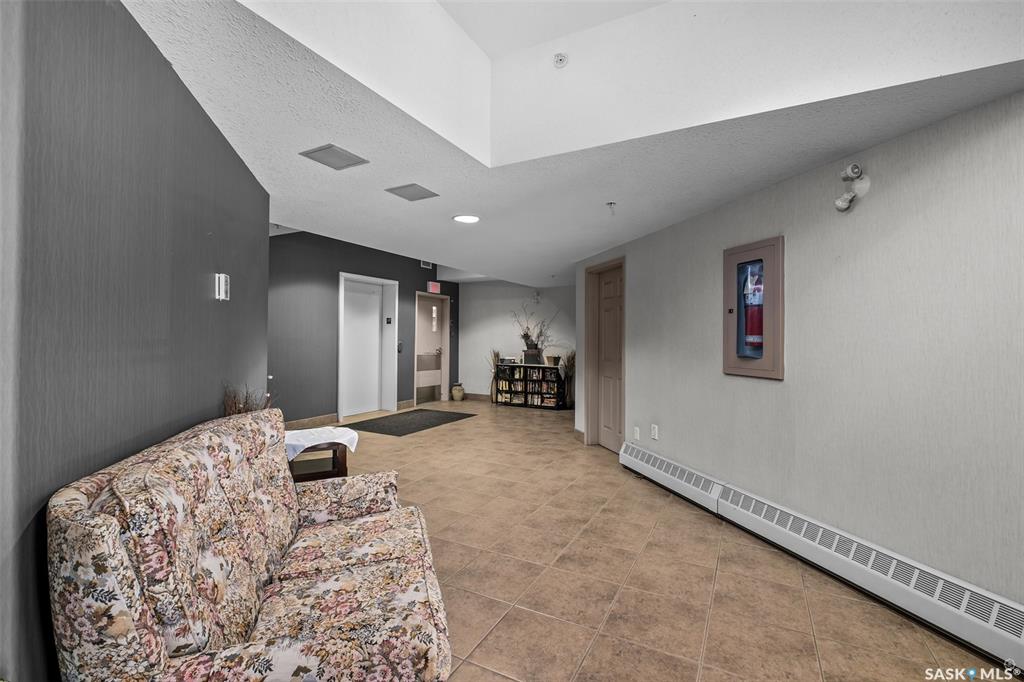 Third View of 586 River Street E #105, Midtown, Prince Albert, Saskatchewan, S6V 0A6