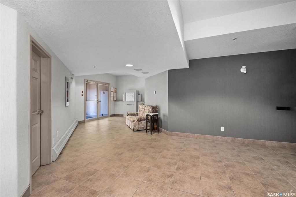 Fourth View of 586 River Street E #105, Midtown, Prince Albert, Saskatchewan, S6V 0A6