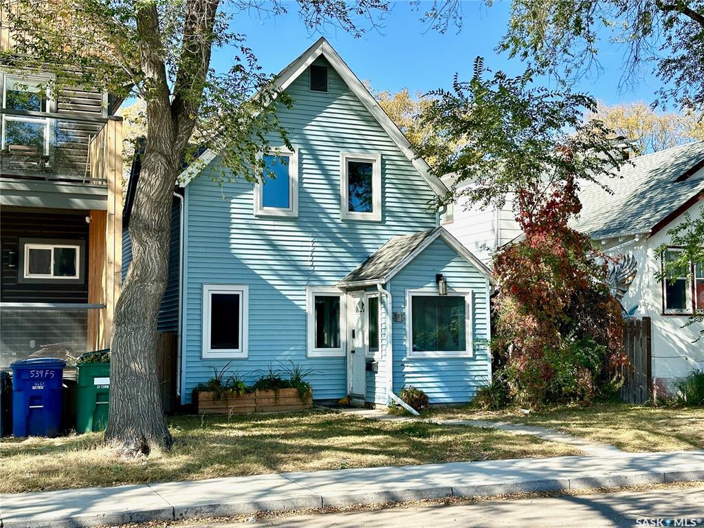 MLS® listing #SK019566 for sale located at 537 F Avenue S