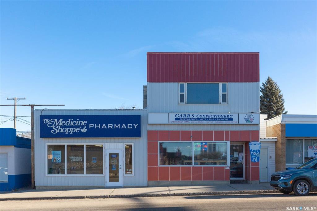 MLS® listing #SK019685 for sale located at 325 329 4th Avenue Sw