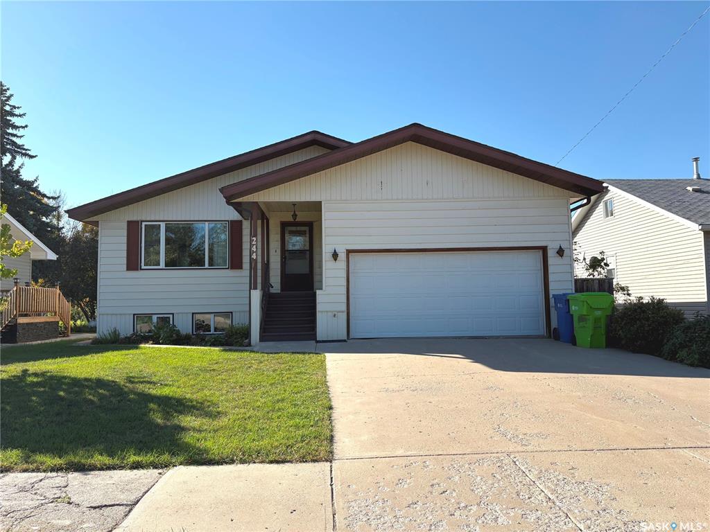 MLS® listing #SK019692 for sale located at 244 Central Avenue S