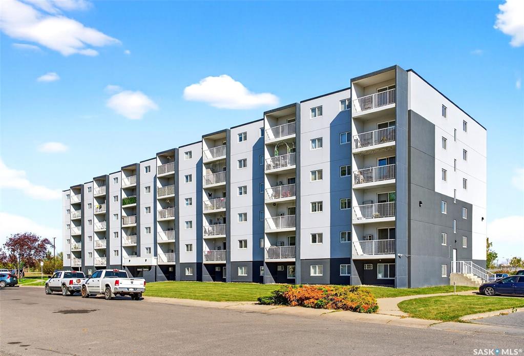 MLS® listing #SK019696 for sale located at 20 Kleisinger Crescent #402