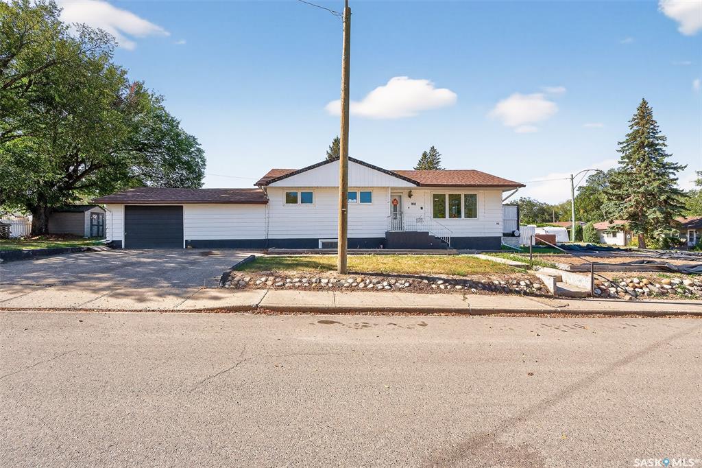MLS® listing #SK019712 for sale located at 801 Vaughan Street