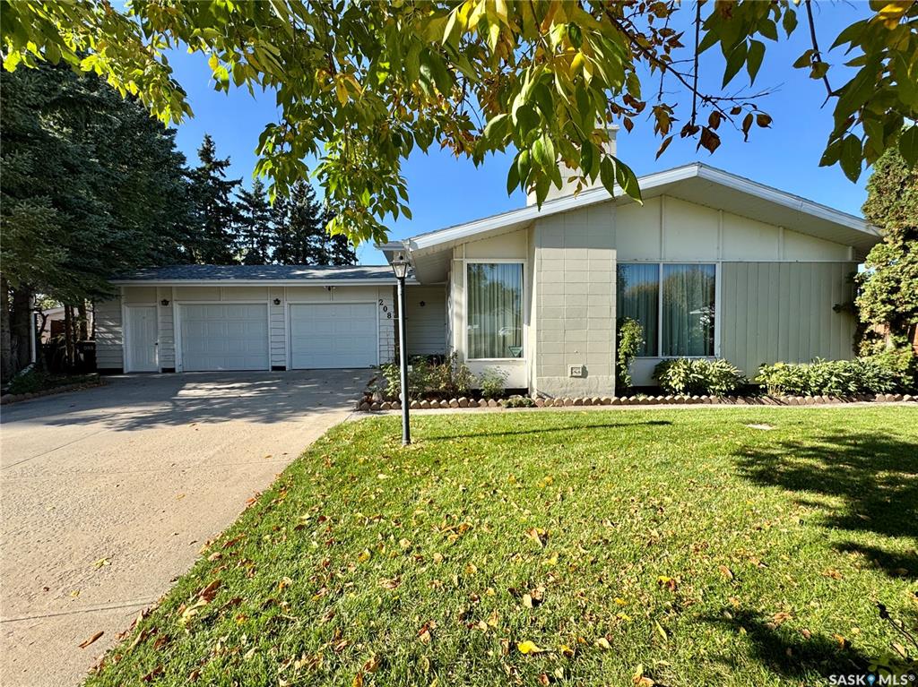 208 Hillside Bay, SK019788, Saskatchewan,
