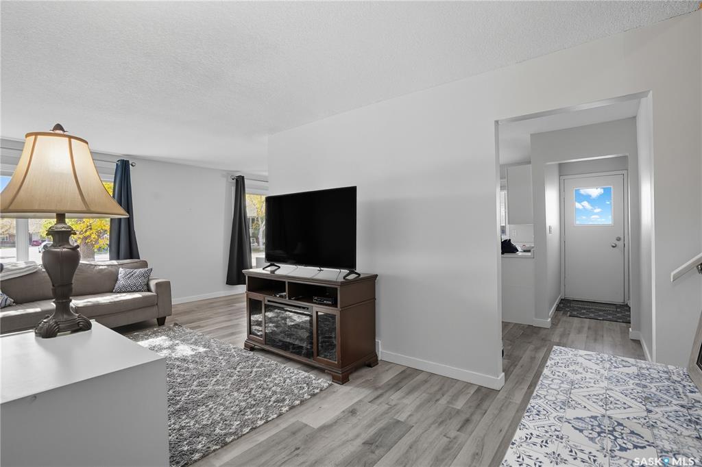 Fourth View of 127 Hastings Crescent, Normanview West, Regina, Saskatchewan, S4T 7N6