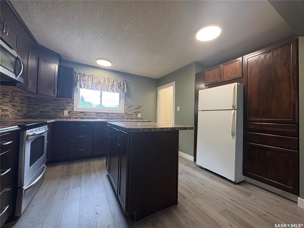 Fourth View of 419 Royal Street, Regent Park, Regina, Saskatchewan, S4R 4Y5