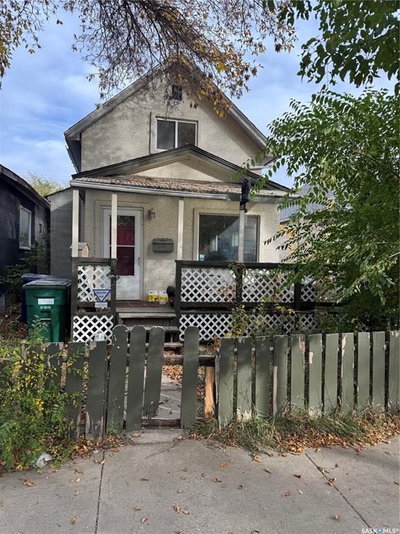 MLS® listing #SK019960 for sale located at 512 G Avenue S