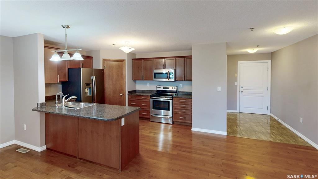 Fifth View of 3730 Eastgate Drive E #108, East Pointe Estates, Regina, Saskatchewan, S4Z 0A1