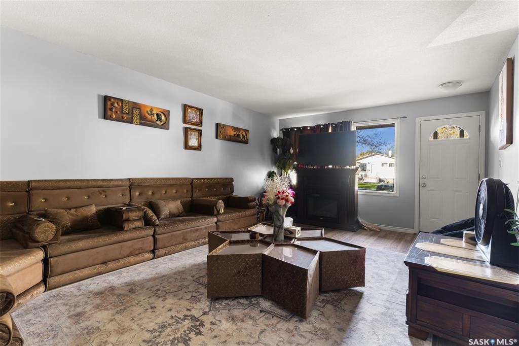 Second View of 1435 Rupert Street, Glen Elm Park, Regina, Saskatchewan, S4N 1V9