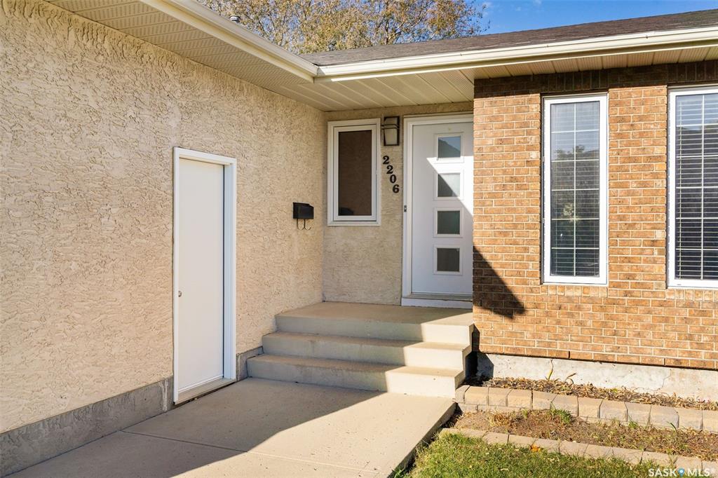 Second View of 2206 Assiniboine Avenue E, Richmond Place, Regina, Saskatchewan, S4V 2E8