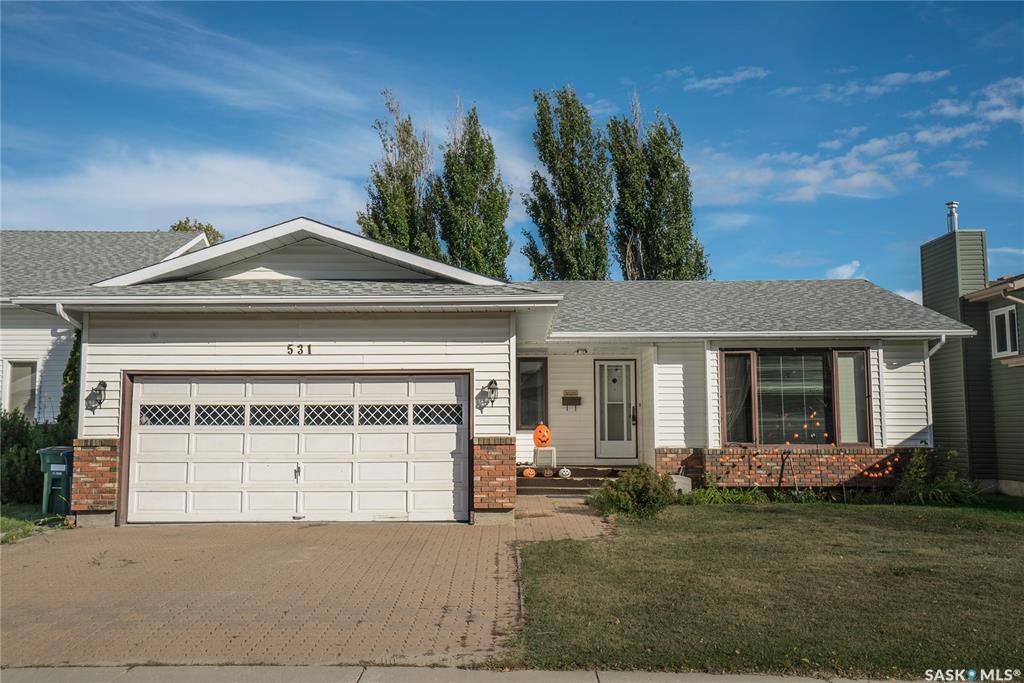 MLS® listing #SK020381 for sale located at 531 Smoothstone Crescent