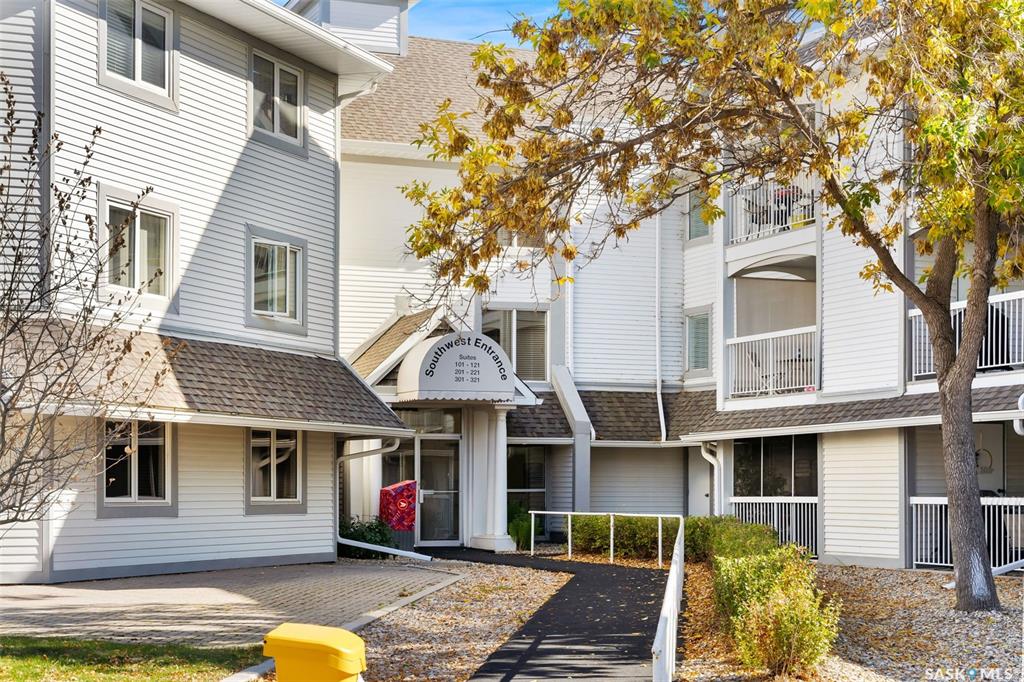 Second View of 960 Assiniboine Avenue #201, University Park, Regina, Saskatchewan, S4V 2P8