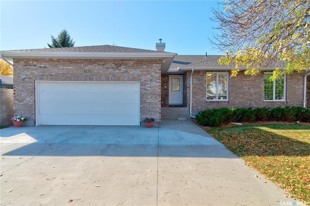3235 Renfrew Crescent E, SK020460, Saskatchewan,