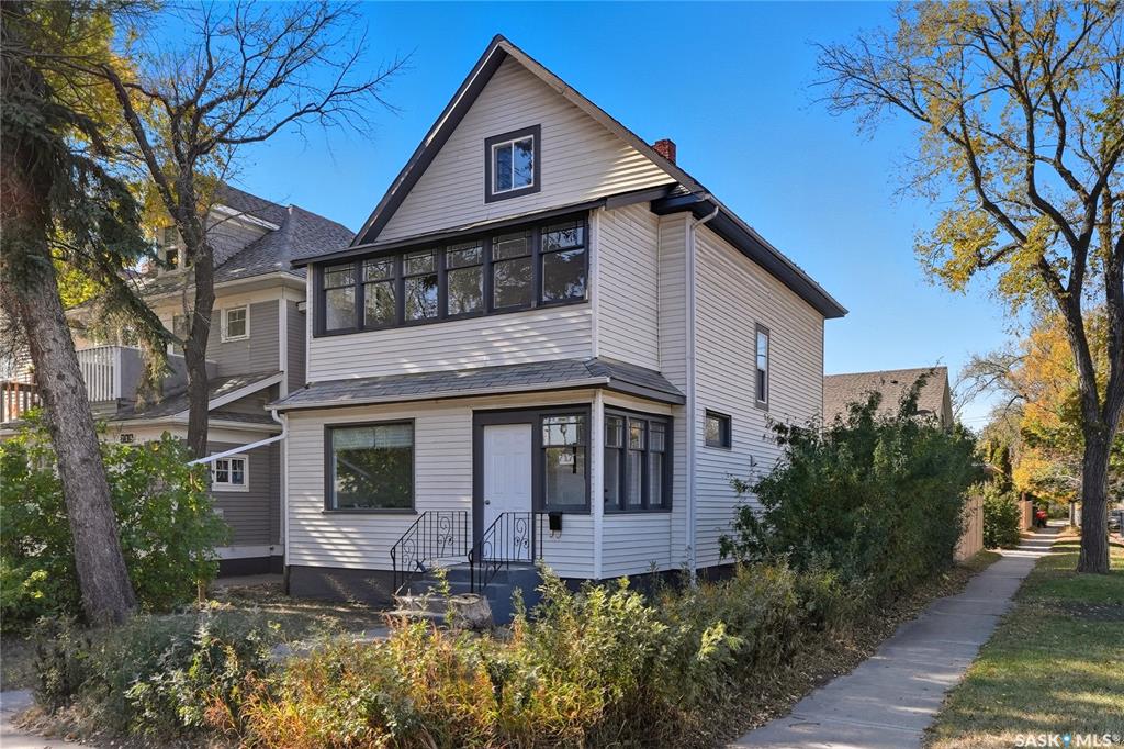 Second View of 717 E Avenue N, Caswell Hill, Saskatoon, Saskatchewan, S7L 2V3