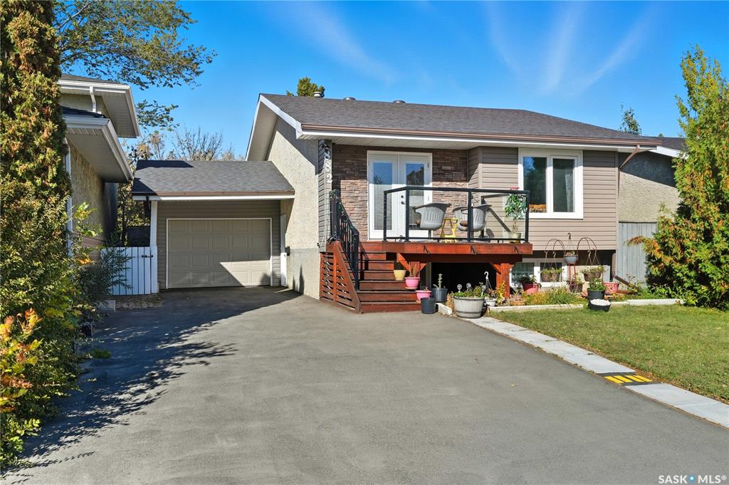 882 Samuels Crescent N, SK020502, Saskatchewan,