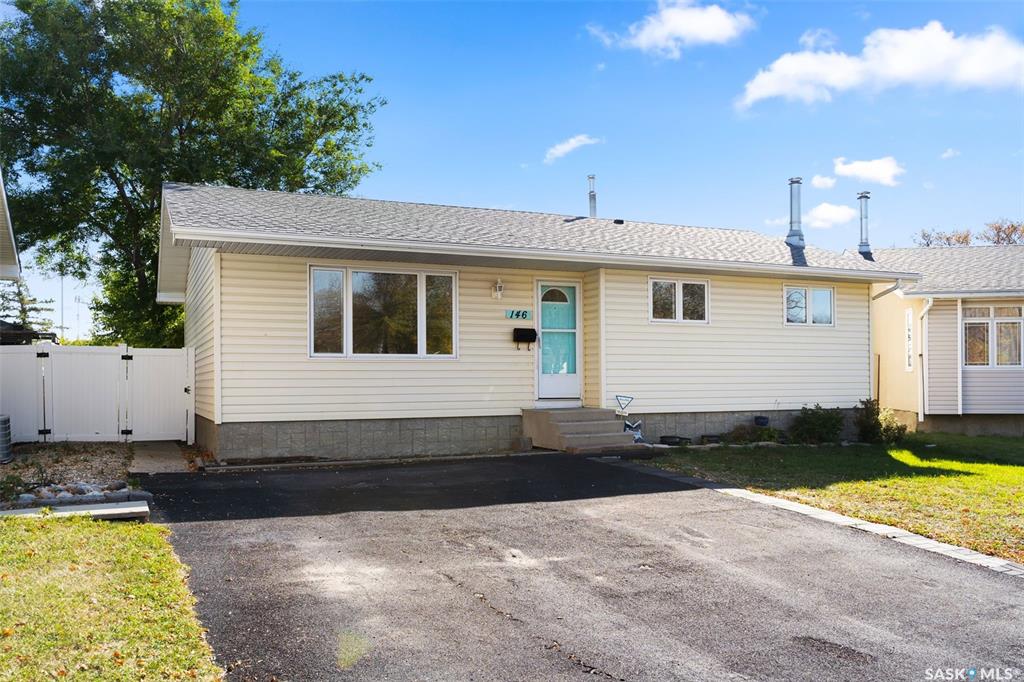 Main View of 146 Vernon Crescent, Argyle Park, Regina, Saskatchewan, S4R 7P5