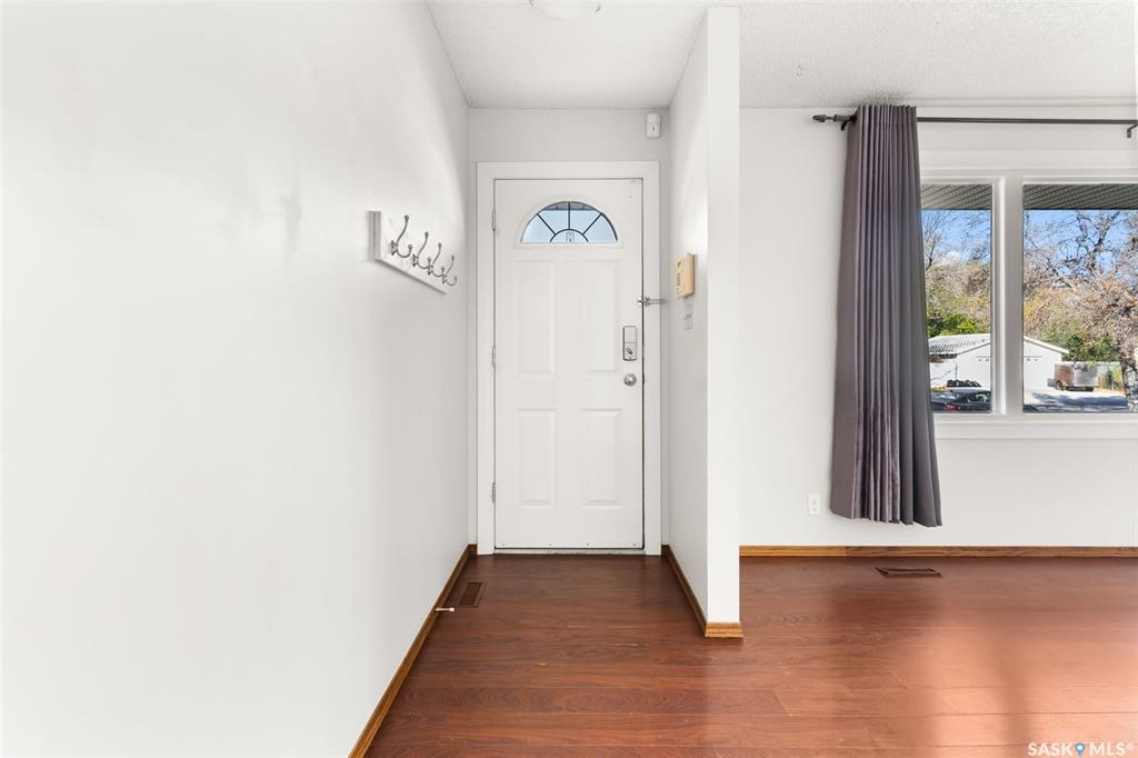 Second View of 146 Vernon Crescent, Argyle Park, Regina, Saskatchewan, S4R 7P5