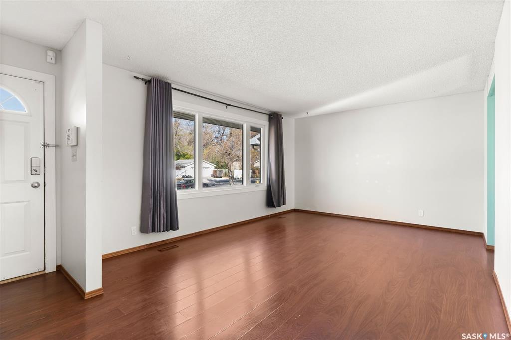 Third View of 146 Vernon Crescent, Argyle Park, Regina, Saskatchewan, S4R 7P5