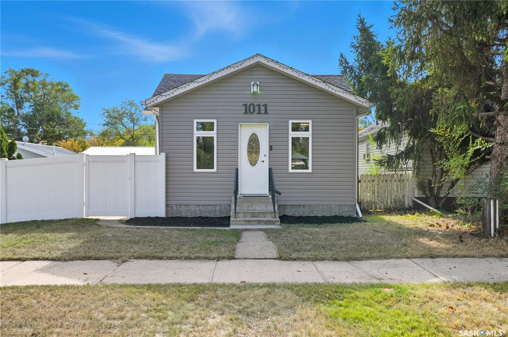 1011 Iroquois Street W, SK020746, Saskatchewan,
