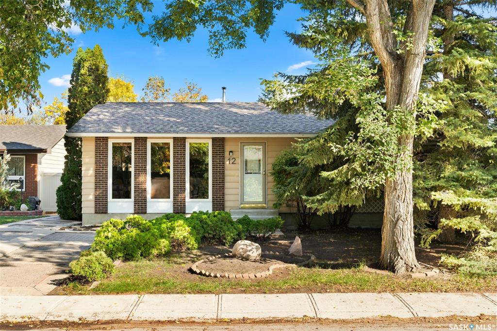 Third View of 12 Jackson Bay, Walsh Acres, Regina, Saskatchewan, S4R 6Y8