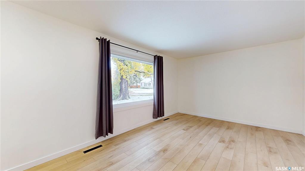 Fifth View of 30 Cecil Crescent, Rosemont, Regina, Saskatchewan, S4T 5Y5