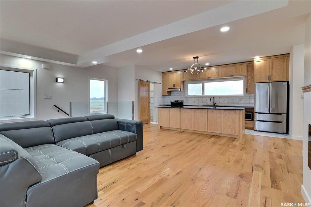 Fourth View of 716 Emerald Park Road, Emerald Park (Edenwold Rm No. 158), Edenwold Rm No.158, Saskatchewan, S4L 0C4