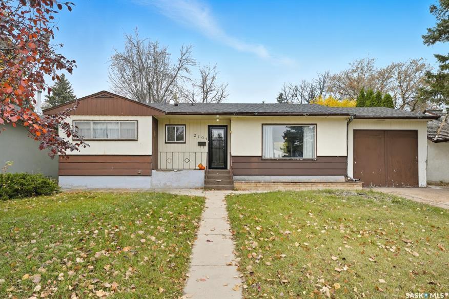 MLS® listing #SK020971 for sale located at 2104 Clarence Avenue S