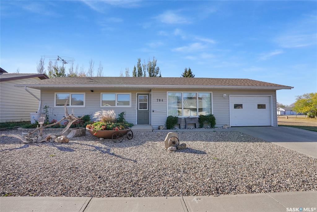 Second View of 704 Leeville Drive, Assiniboia, Saskatchewan, S0H 0B0