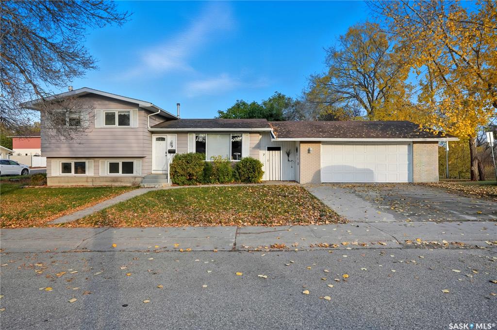 Main View of 7 University Park Drive, University Park, Regina, Saskatchewan, S4V 0C8