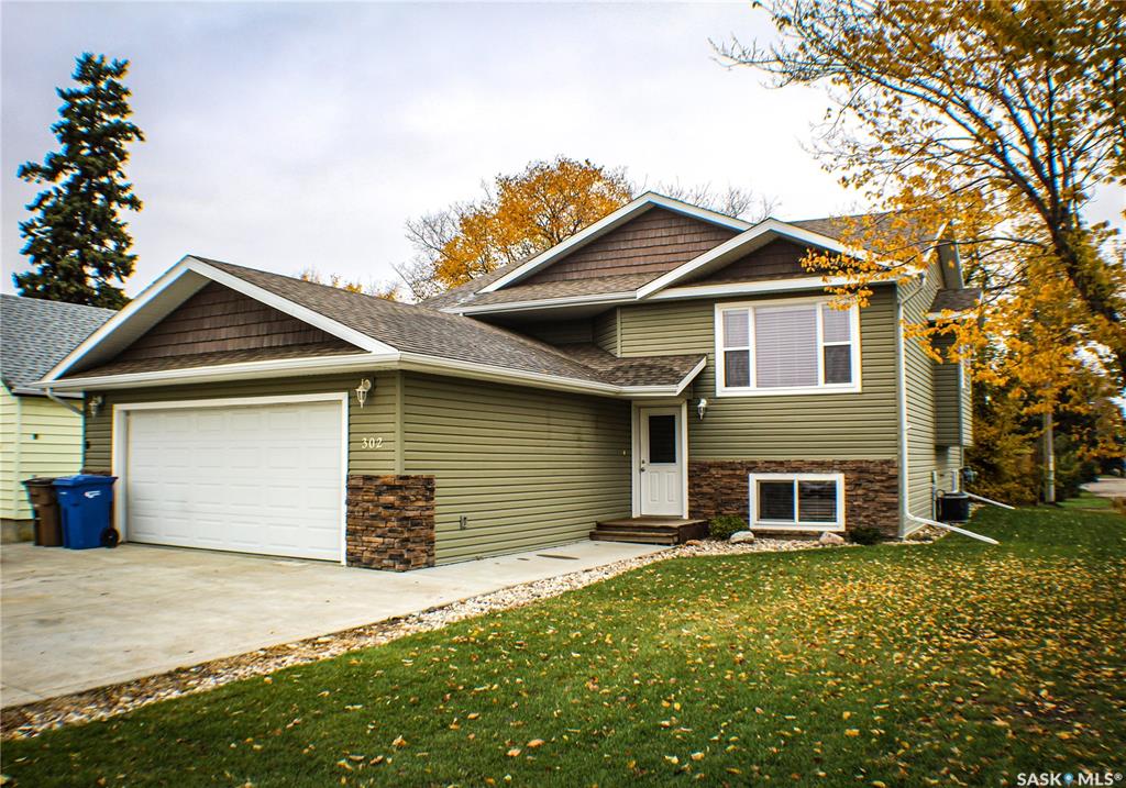 Second View of 302 Higgins Avenue W, Melfort, Saskatchewan, S0E 1A0