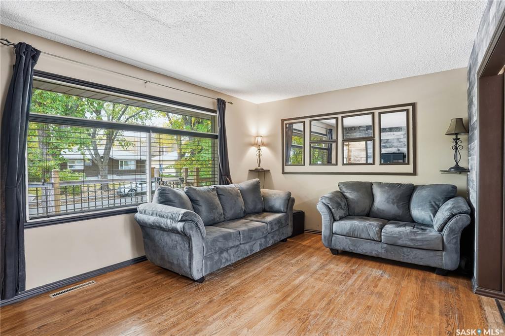Fourth View of 2810 Fleury Street, Arnhem Place, Regina, Saskatchewan, S4N 2M4