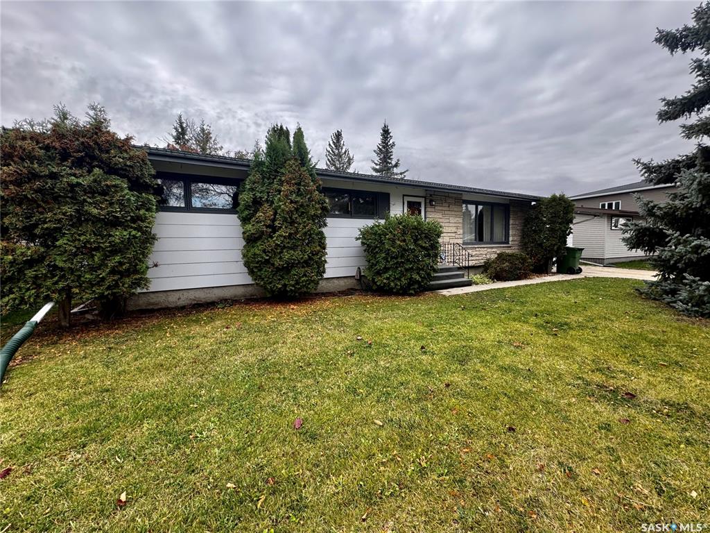 Third View of 542 Parkview Road, South YO, Yorkton, Saskatchewan, S3N 2L7