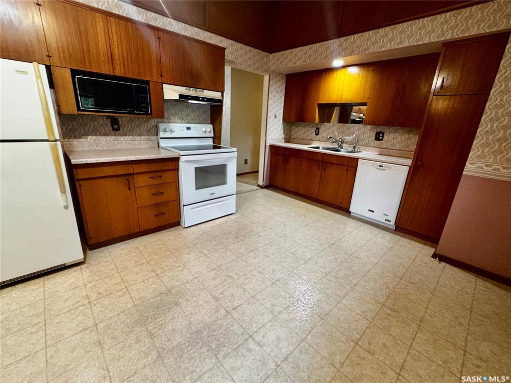 Fourth View of 542 Parkview Road, South YO, Yorkton, Saskatchewan, S3N 2L7