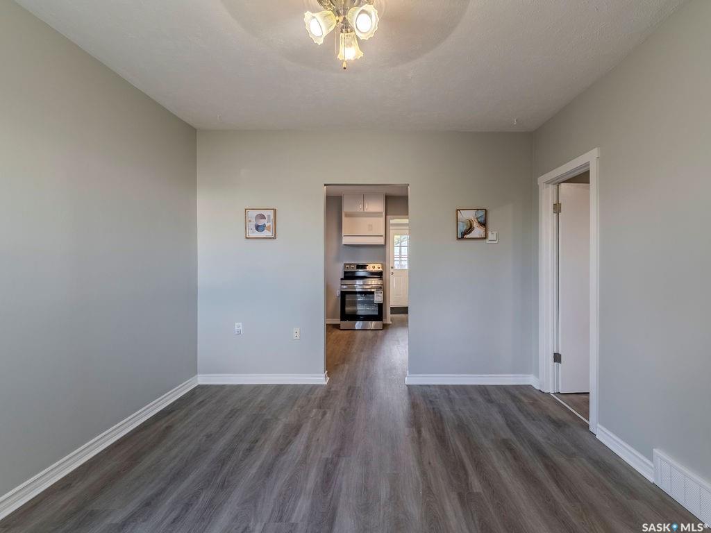 Third View of 221 N Avenue N, Westmount, Saskatoon, Saskatchewan, S7L 2T2