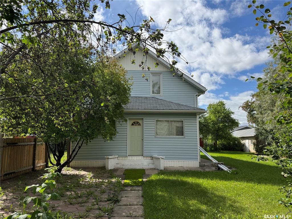 Second View of 405 3rd Street E, Wynyard, Saskatchewan, S0A 4T0