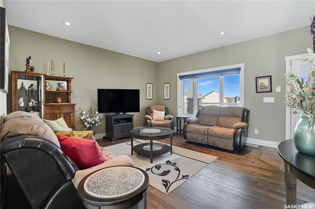 Fifth View of 805 Weisdorff Place, Warman, Saskatchewan, S0K 4S2
