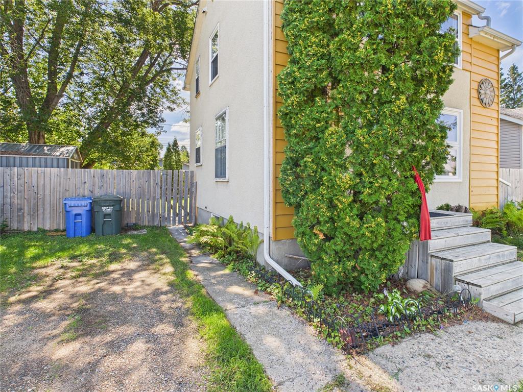 Second View of 1951 15th Street W, Westview PA, Prince Albert, Saskatchewan, S6V 3V1