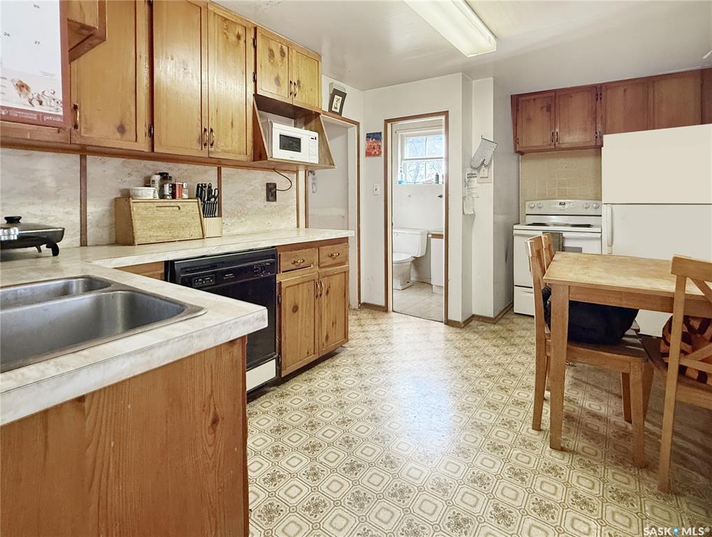 Second View of 206 6th Avenue Nw, North West, Swift Current, Saskatchewan, S9H 0X8