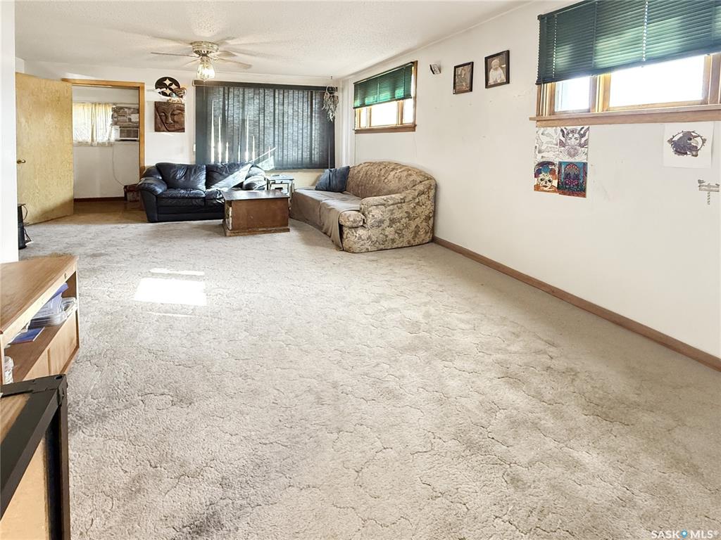 Fourth View of 206 6th Avenue Nw, North West, Swift Current, Saskatchewan, S9H 0X8