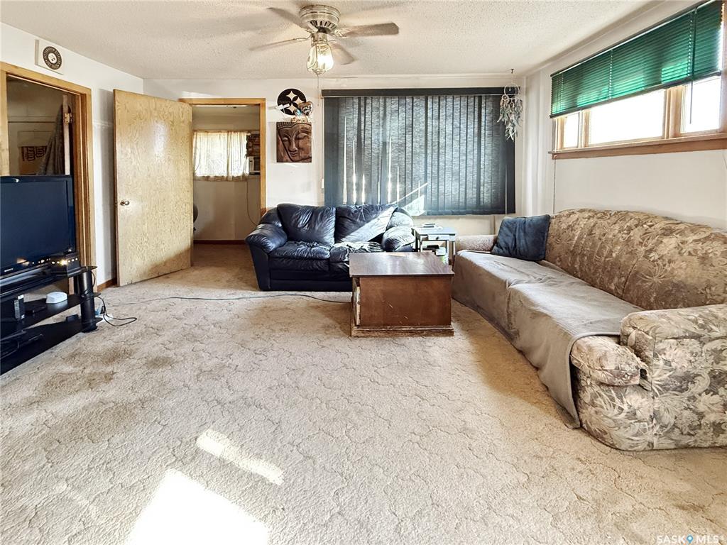Fifth View of 206 6th Avenue Nw, North West, Swift Current, Saskatchewan, S9H 0X8