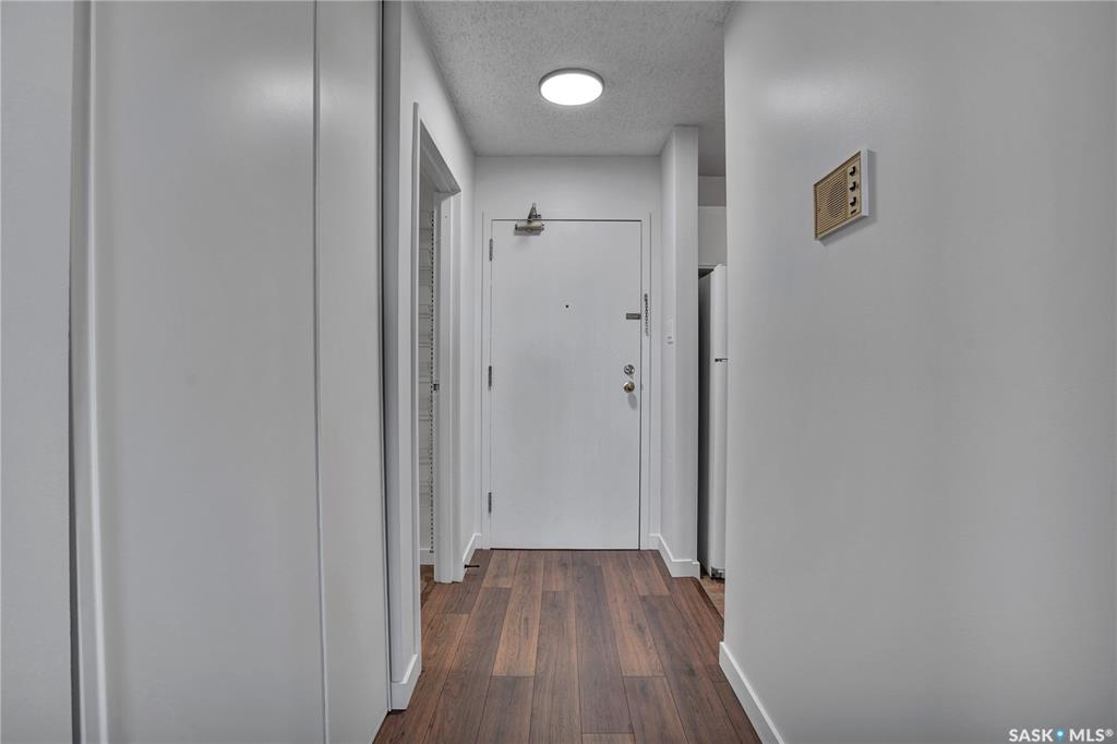 Third View of 209 A Cree Place #301, Lawson Heights, Saskatoon, Saskatchewan, S7K 7X9
