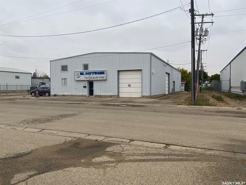 MLS® listing #SK021255 for sale located at 910 Fairford Street W