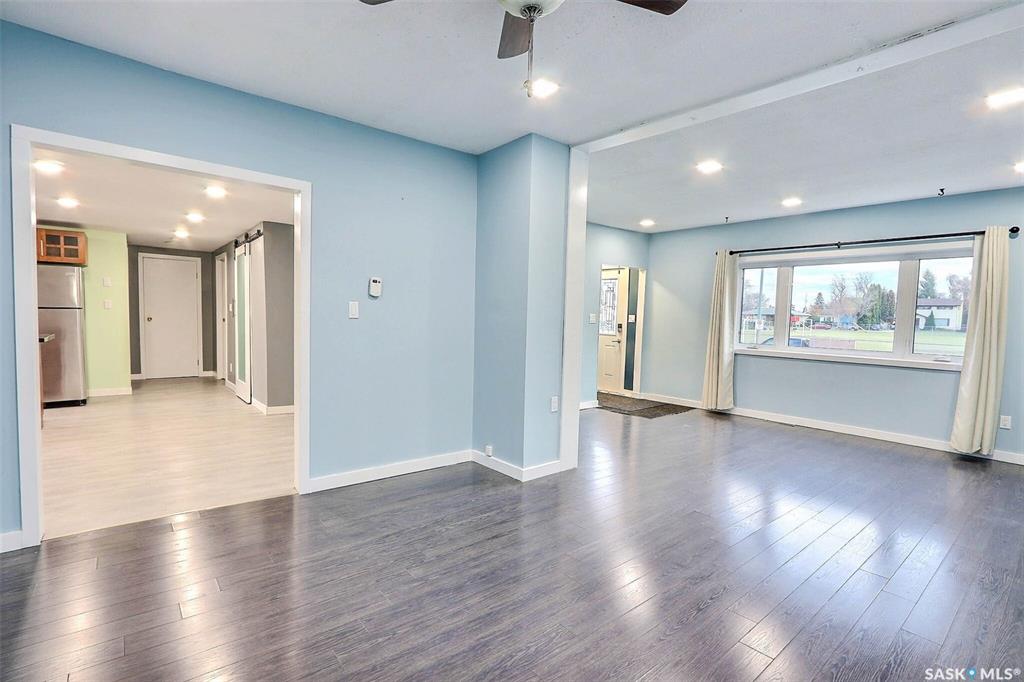Fifth View of 328 23rd Street E, East Hill, Prince Albert, Saskatchewan, S6V 1P7