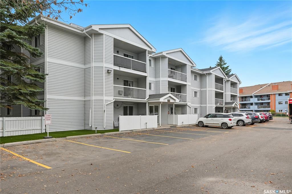 Second View of 309 B Cree Crescent #107, Lawson Heights, Saskatoon, Saskatchewan, S7K 7Y3