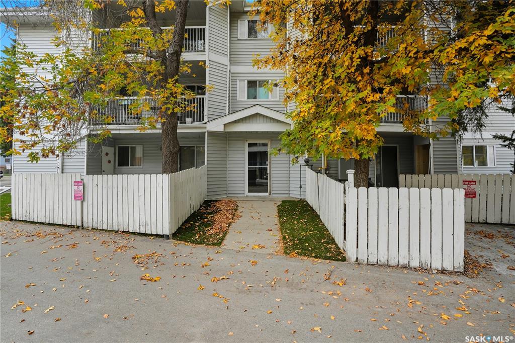 Third View of 309 B Cree Crescent #107, Lawson Heights, Saskatoon, Saskatchewan, S7K 7Y3