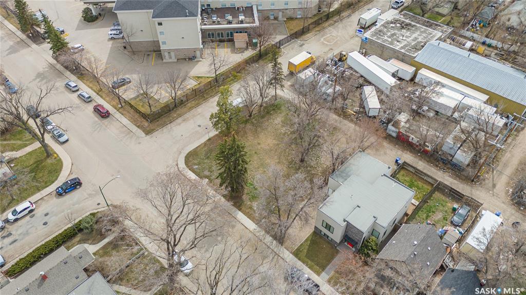 Fourth View of 201 25th Street W, Caswell Hill, Saskatoon, Saskatchewan, S7L 0C3