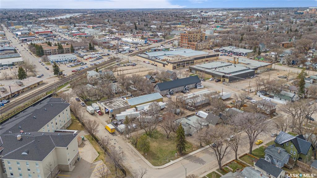 Fifth View of 201 25th Street W, Caswell Hill, Saskatoon, Saskatchewan, S7L 0C3