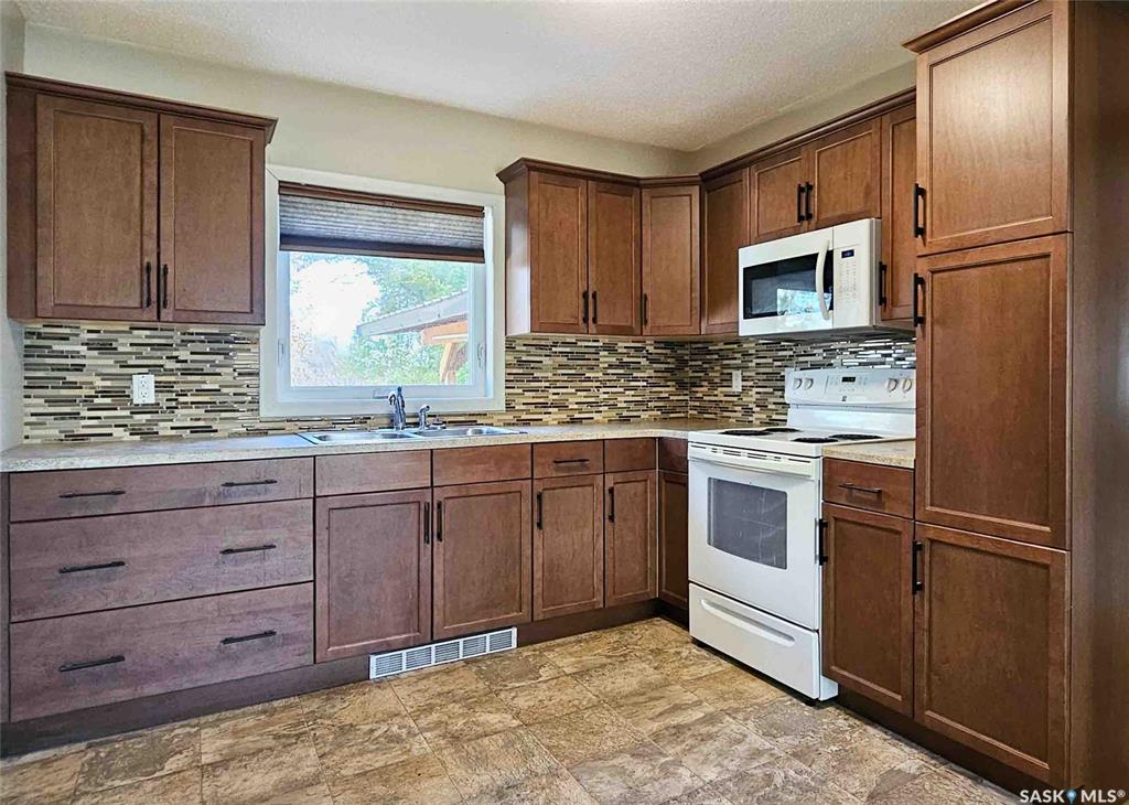 Third View of 1014 Main Street, Rosetown, Saskatchewan, S0L 2V0